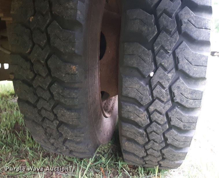 image for item DQ7054 2008 Ford F550 Super Duty SuperCab flatbed truck