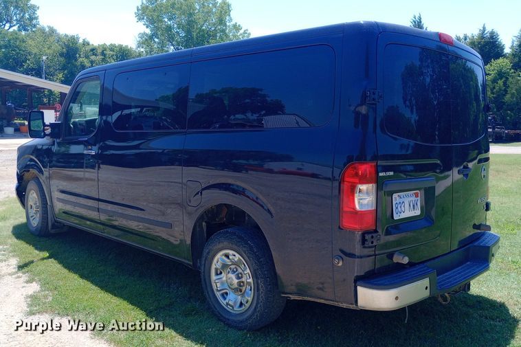 image for item DQ7165 2017 Nissan NV3500 van