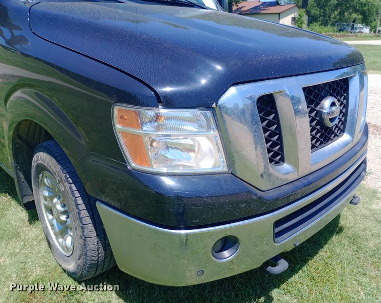 image for item DQ7165 2017 Nissan NV3500 van