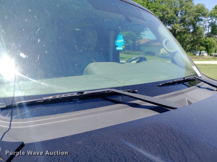 image for item DQ7165 2017 Nissan NV3500 van