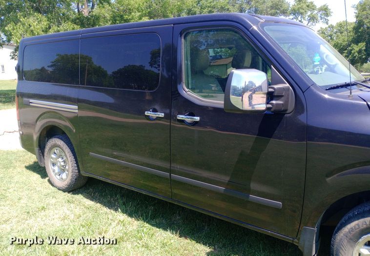 image for item DQ7165 2017 Nissan NV3500 van