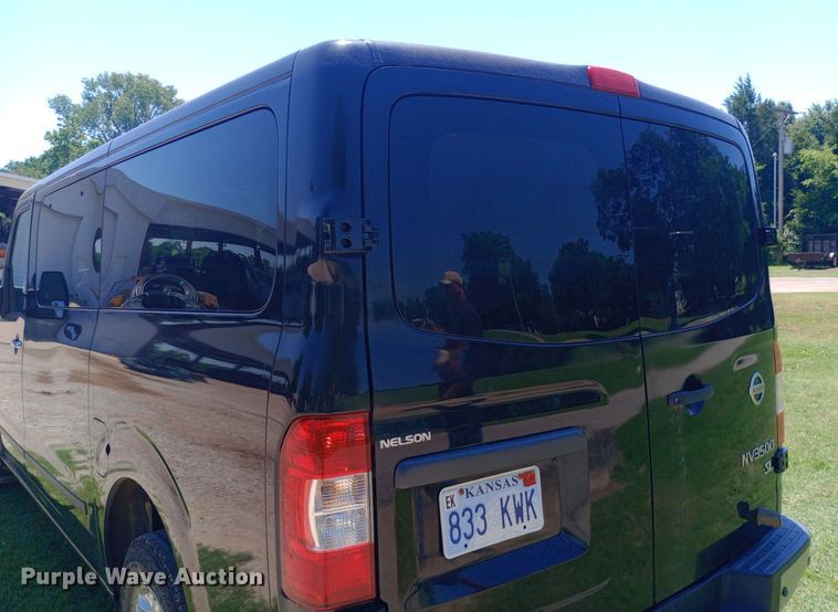 image for item DQ7165 2017 Nissan NV3500 van