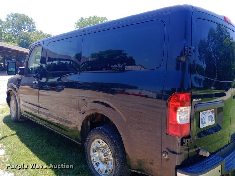 image for item DQ7165 2017 Nissan NV3500 van