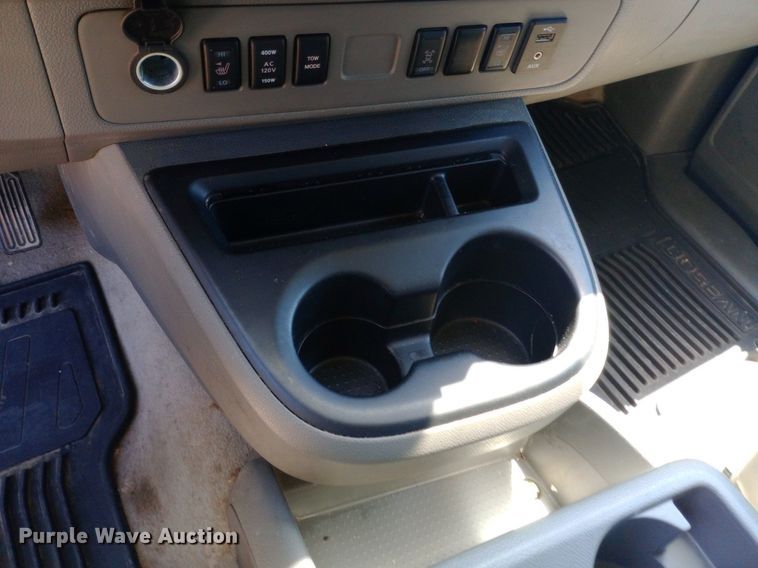 image for item DQ7165 2017 Nissan NV3500 van