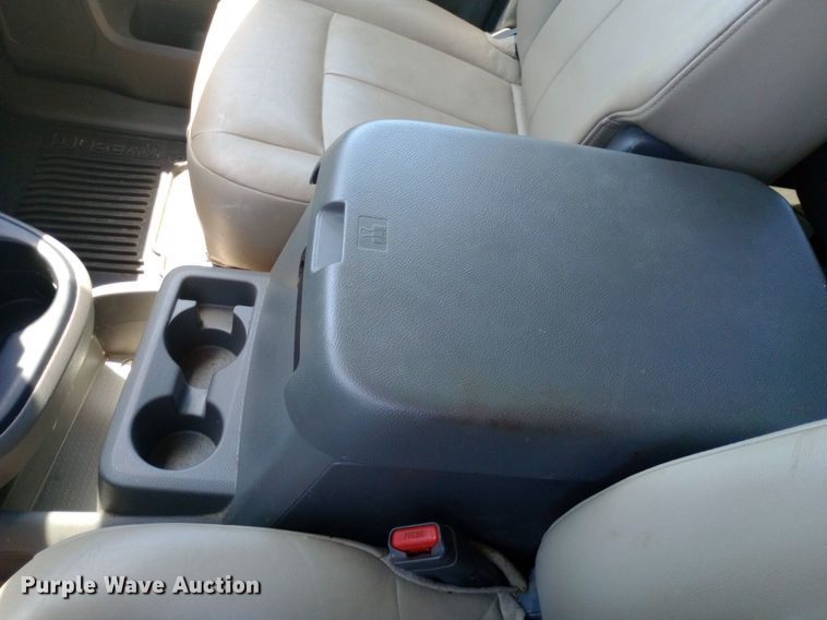 image for item DQ7165 2017 Nissan NV3500 van