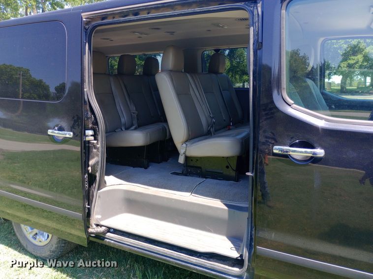 image for item DQ7165 2017 Nissan NV3500 van