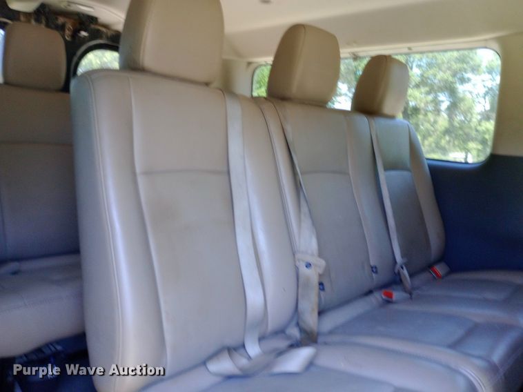 image for item DQ7165 2017 Nissan NV3500 van