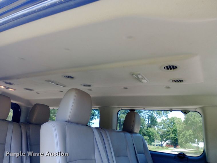 image for item DQ7165 2017 Nissan NV3500 van