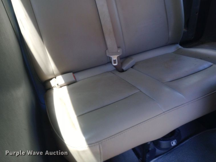 image for item DQ7165 2017 Nissan NV3500 van