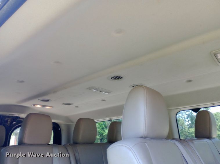 image for item DQ7165 2017 Nissan NV3500 van