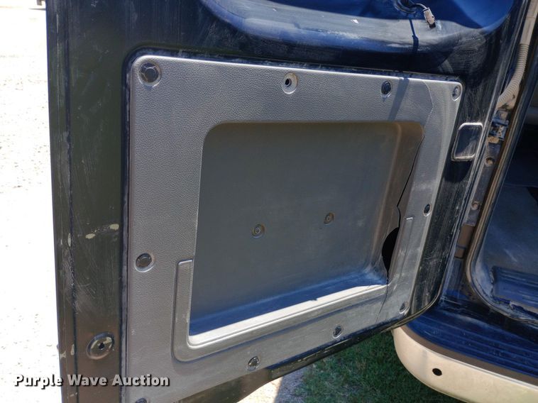 image for item DQ7165 2017 Nissan NV3500 van