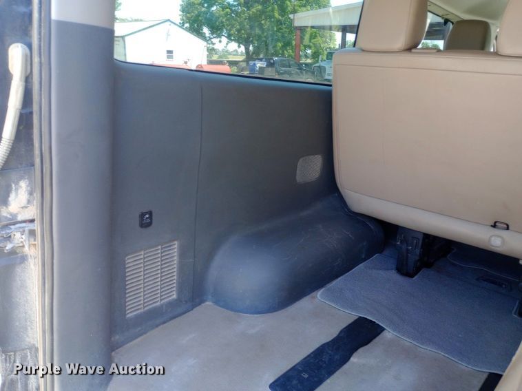 image for item DQ7165 2017 Nissan NV3500 van