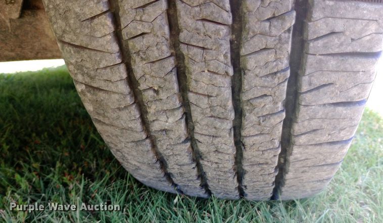 image for item DQ7165 2017 Nissan NV3500 van