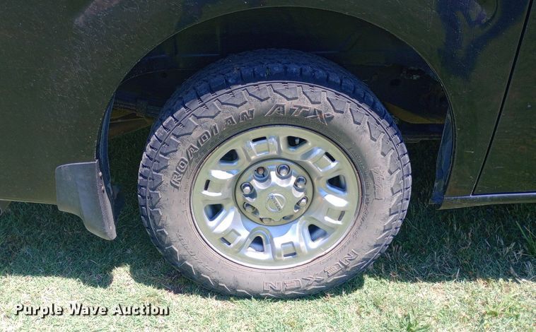 image for item DQ7165 2017 Nissan NV3500 van