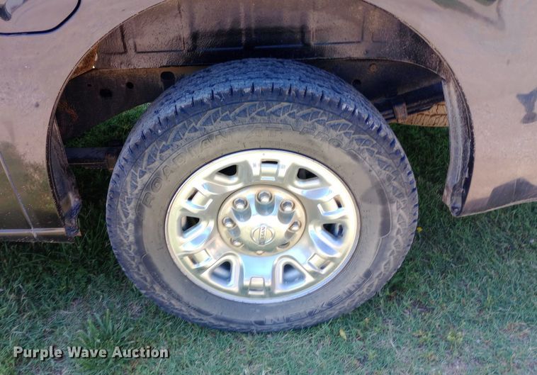 image for item DQ7165 2017 Nissan NV3500 van