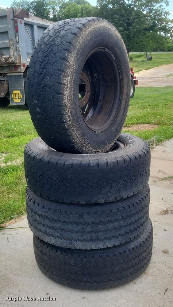 image for item DR4824 Tires