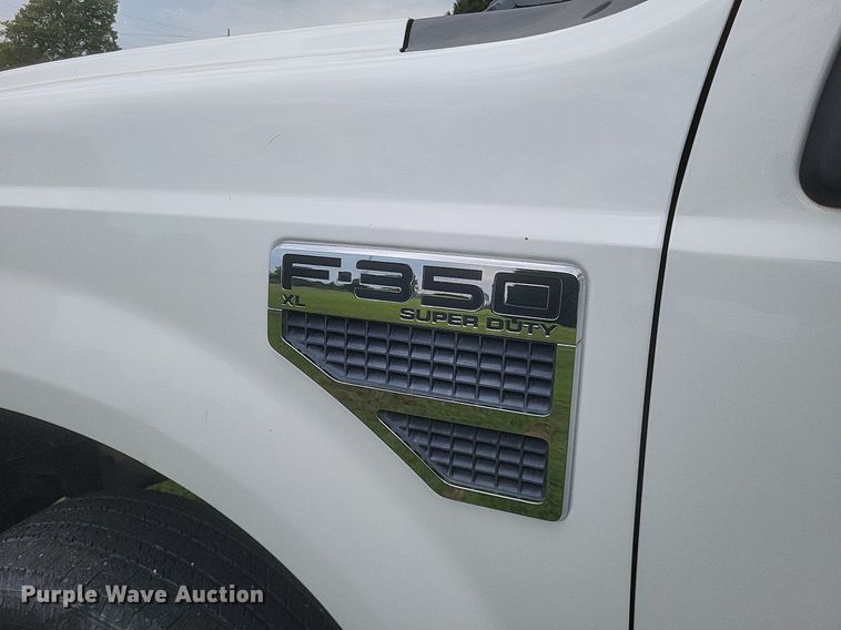 image for item DR4865 2009 Ford F350 Super Duty XL utility bed pickup truck