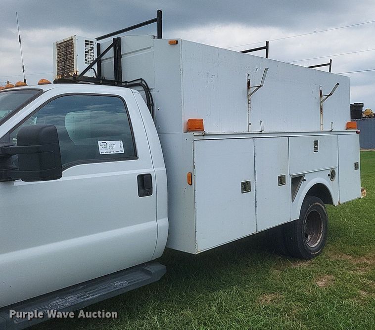 image for item DR4865 2009 Ford F350 Super Duty XL utility bed pickup truck