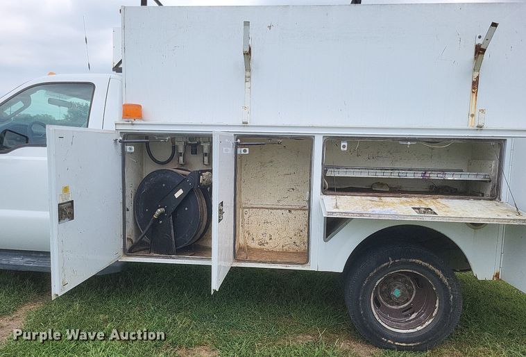 image for item DR4865 2009 Ford F350 Super Duty XL utility bed pickup truck