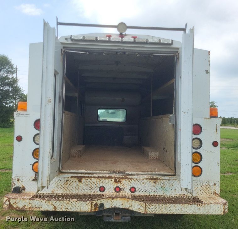 image for item DR4865 2009 Ford F350 Super Duty XL utility bed pickup truck