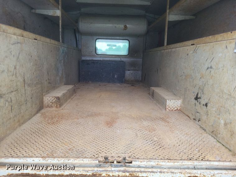 image for item DR4865 2009 Ford F350 Super Duty XL utility bed pickup truck