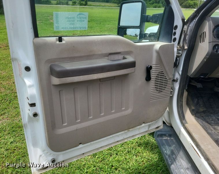 image for item DR4865 2009 Ford F350 Super Duty XL utility bed pickup truck