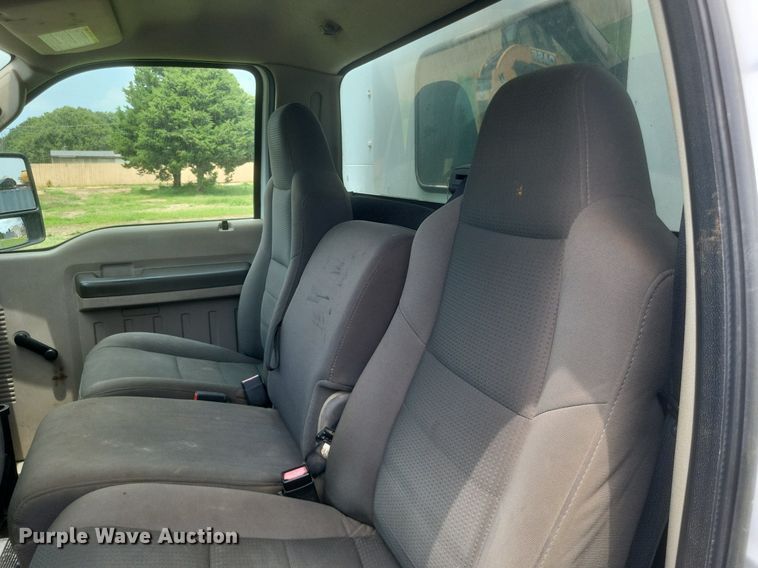 image for item DR4865 2009 Ford F350 Super Duty XL utility bed pickup truck