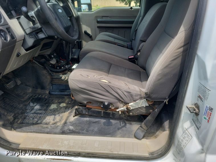 image for item DR4865 2009 Ford F350 Super Duty XL utility bed pickup truck