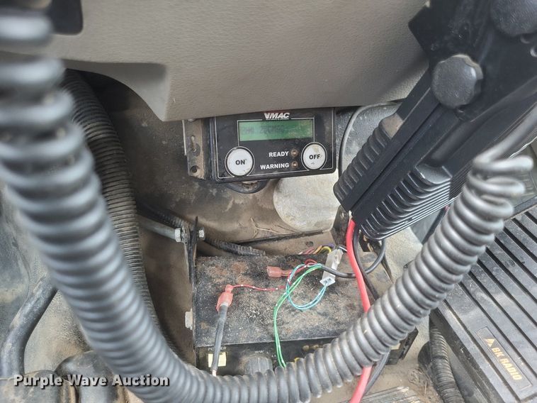 image for item DR4865 2009 Ford F350 Super Duty XL utility bed pickup truck