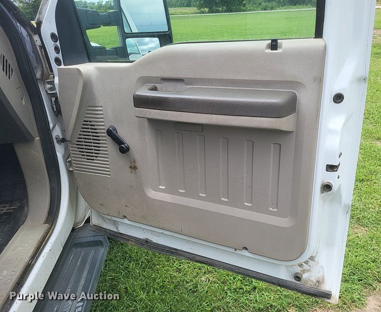 image for item DR4865 2009 Ford F350 Super Duty XL utility bed pickup truck