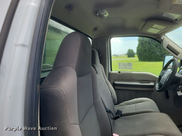 image for item DR4865 2009 Ford F350 Super Duty XL utility bed pickup truck