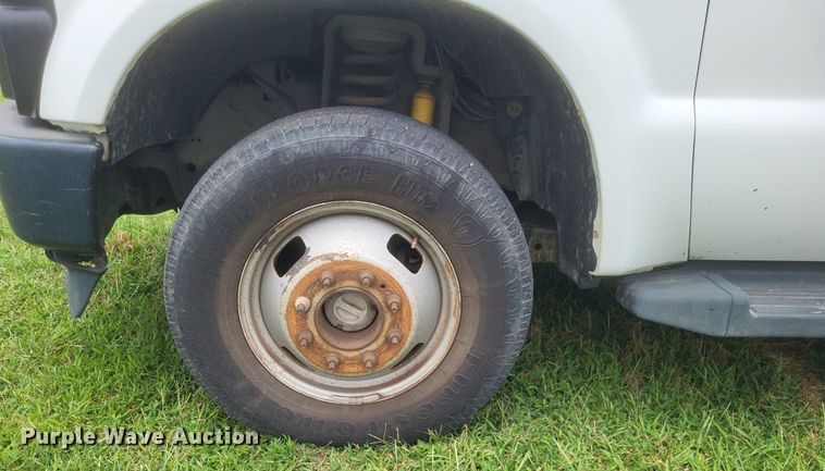 image for item DR4865 2009 Ford F350 Super Duty XL utility bed pickup truck