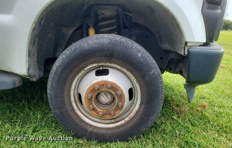 image for item DR4865 2009 Ford F350 Super Duty XL utility bed pickup truck