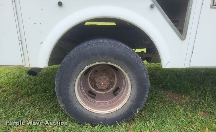 image for item DR4865 2009 Ford F350 Super Duty XL utility bed pickup truck