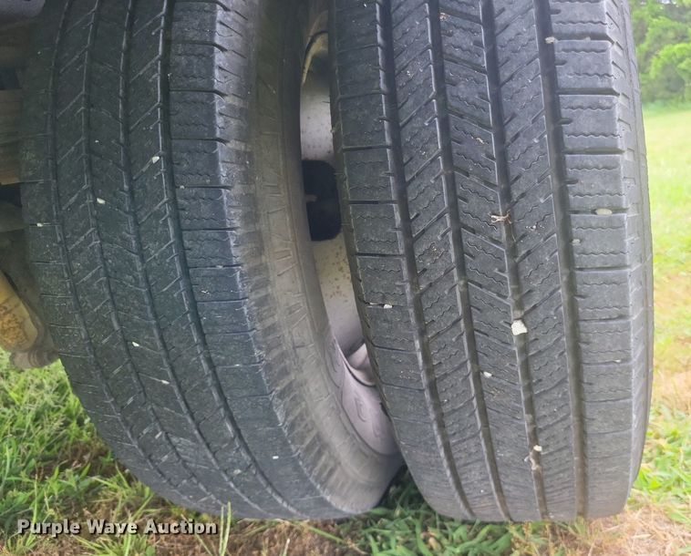 image for item DR4865 2009 Ford F350 Super Duty XL utility bed pickup truck