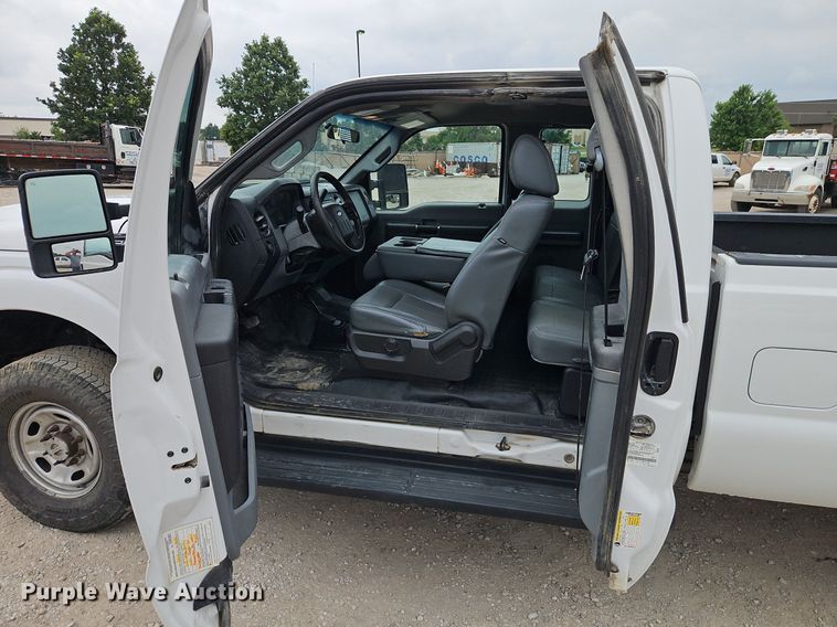 image for item DR8667 2015 Ford F250 Super Duty XL SuperCab pickup truck