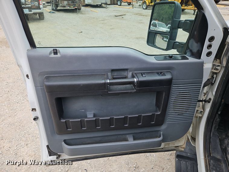 image for item DR8667 2015 Ford F250 Super Duty XL SuperCab pickup truck