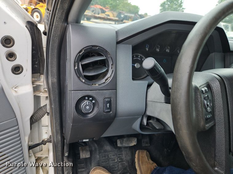 image for item DR8667 2015 Ford F250 Super Duty XL SuperCab pickup truck