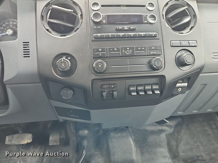 image for item DR8667 2015 Ford F250 Super Duty XL SuperCab pickup truck