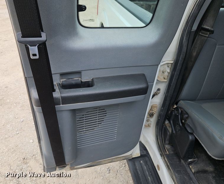 image for item DR8667 2015 Ford F250 Super Duty XL SuperCab pickup truck