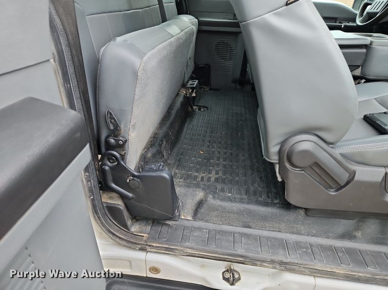 image for item DR8667 2015 Ford F250 Super Duty XL SuperCab pickup truck