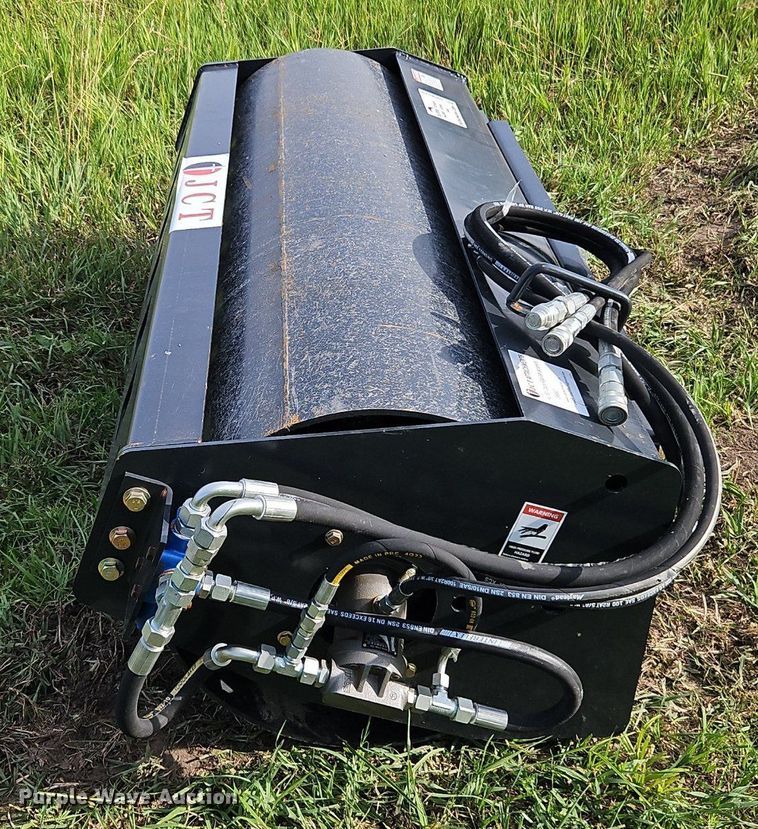 image for item DR8679 JCT skid steer roller