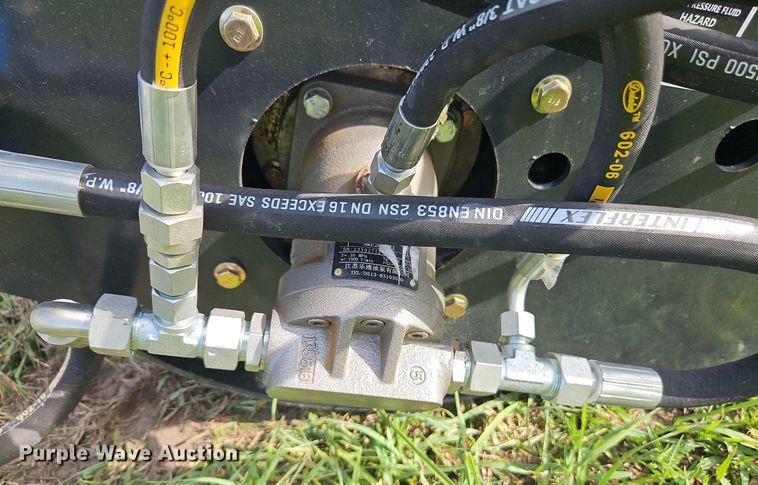 image for item DR8679 JCT skid steer roller