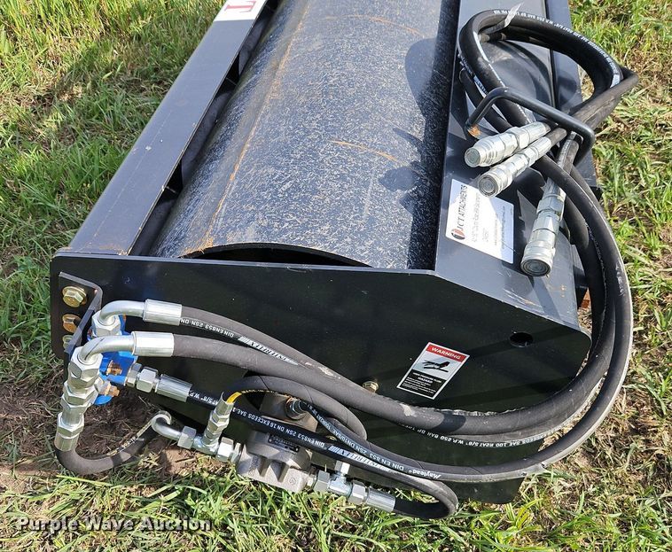 image for item DR8679 JCT skid steer roller