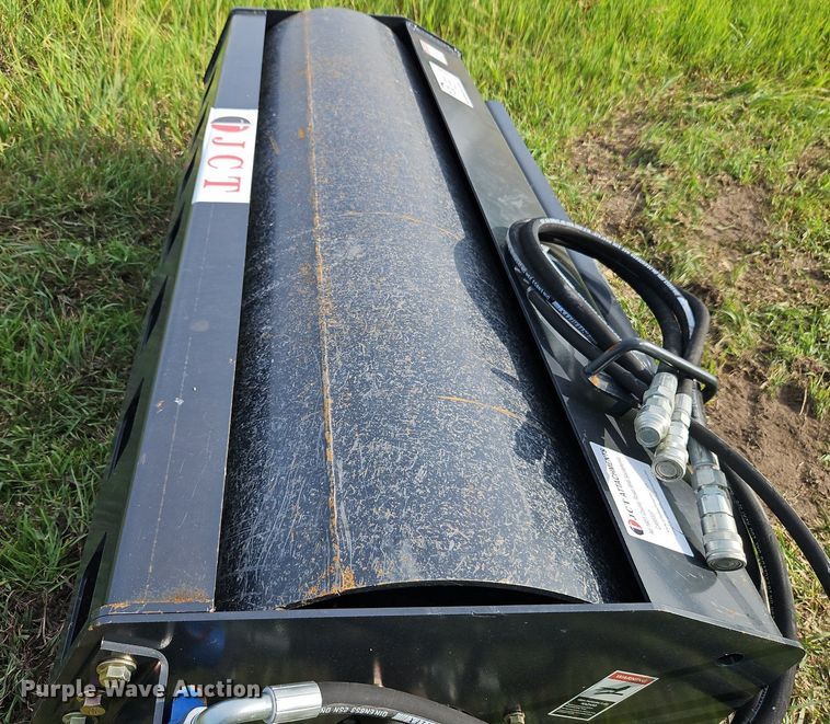 image for item DR8679 JCT skid steer roller