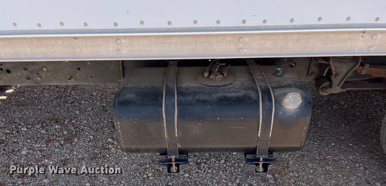 image for item DS3095 2006 International CF600 box truck