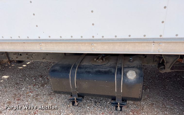 image for item DS3095 2006 International CF600 box truck