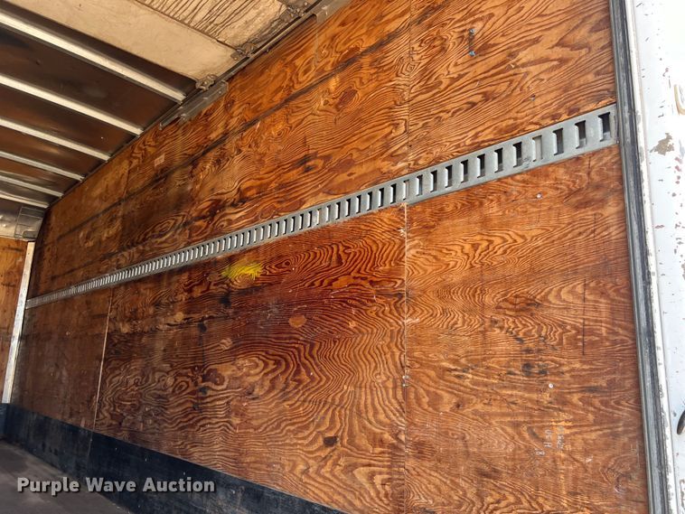 image for item DS3095 2006 International CF600 box truck