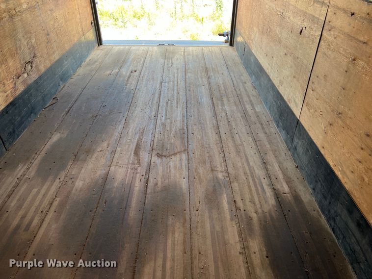 image for item DS3095 2006 International CF600 box truck