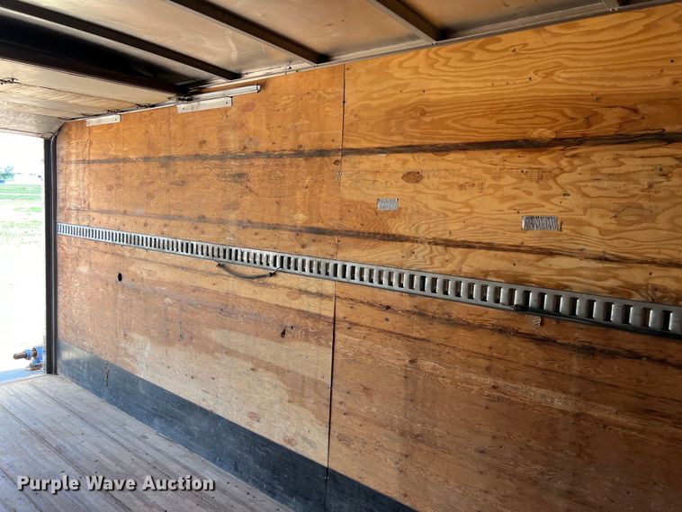 image for item DS3095 2006 International CF600 box truck